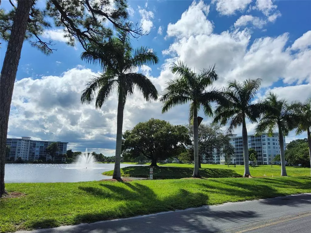 Pompano Beach, FL 33069,3090 N Course Dr #412