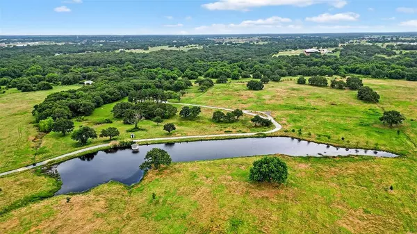 1052 Bones Chapel Road, Whitesboro, TX 76273