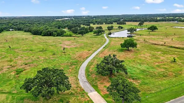 Whitesboro, TX 76273,1052 Bones Chapel Road