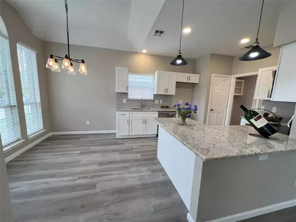 1437 Saint Gallen Lane, Lewisville, TX 75067