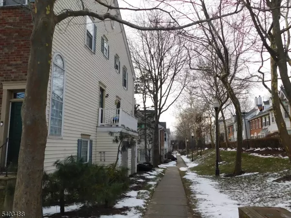 Newark City, NJ 07103,92 13Th Ave