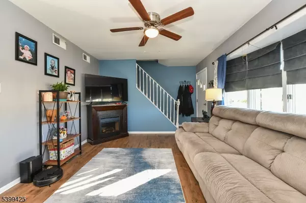 Moonachie Boro, NJ 07074,2 Lincoln Pl