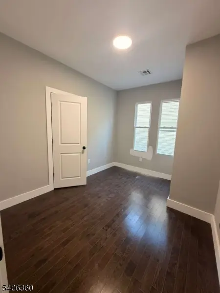 Newark City, NJ 07106,69 Brookdale Ave #3L