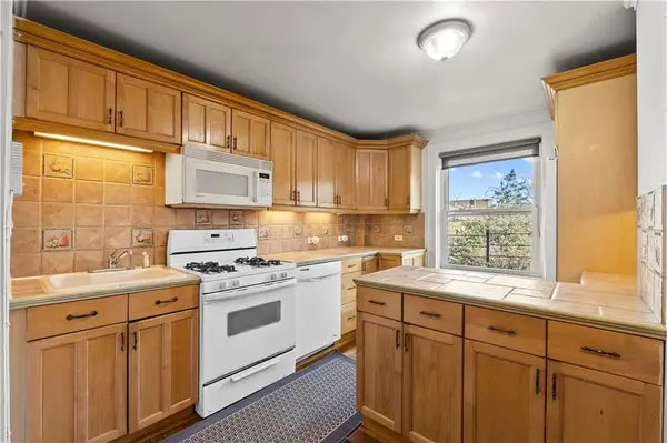 Queens, NY 11378,57-15 66th ST