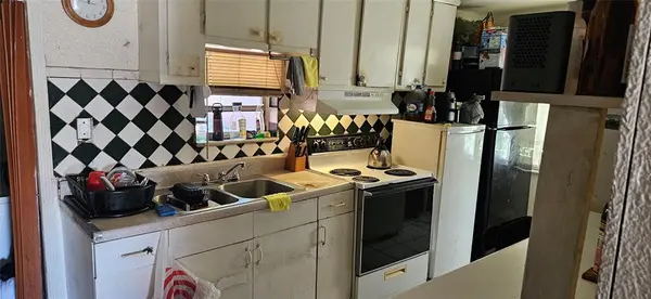 Hallandale Beach, FL 33009,216 NW 7th Ct