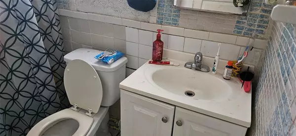 Hallandale Beach, FL 33009,216 NW 7th Ct