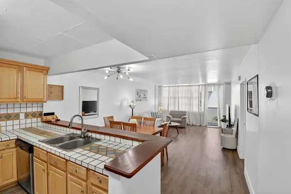 Hollywood, FL 33019,3725 S Ocean Dr #405