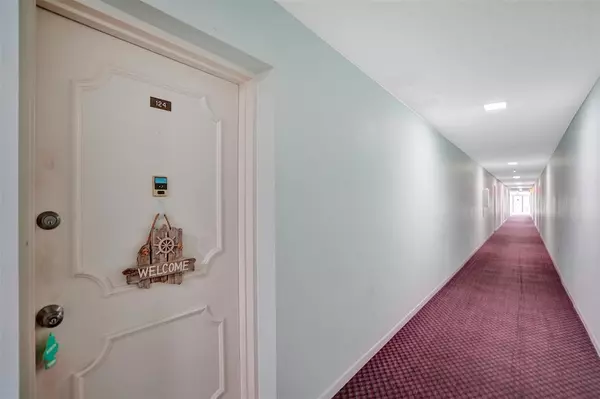 Tamarac, FL 33319,4980 E Sabal Palm Boulevard #124