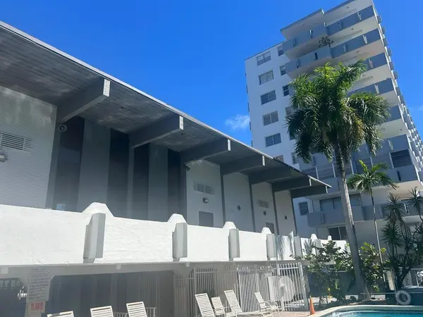 North Miami Beach, FL 33160,3703 NE 166th St #1009