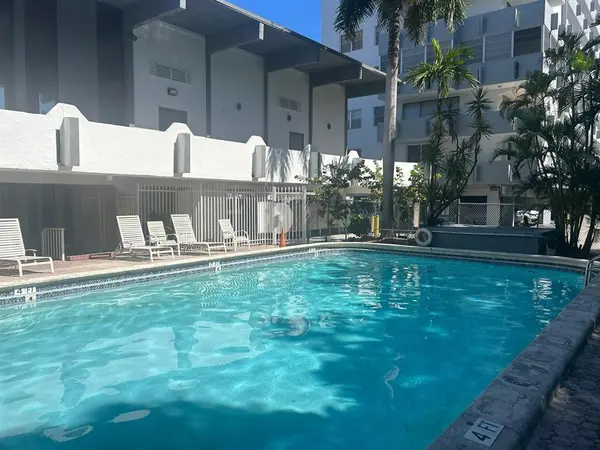 North Miami Beach, FL 33160,3703 NE 166th St #1009