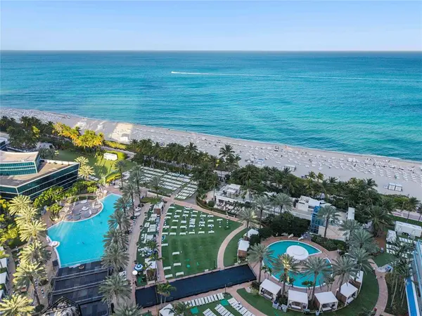 Miami Beach, FL 33140,4401 Collins Ave #2701