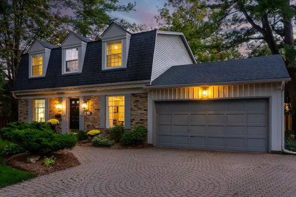 Burlington, ON L7N 1R1,206 Rossmore BLVD