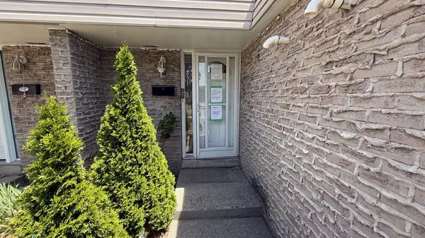 Mississauga, ON L4T 1Y5,3600 Morning Star DR #10