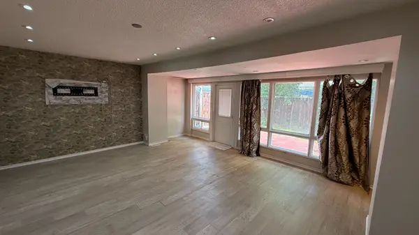 Mississauga, ON L4T 1Y5,3600 Morning Star DR #10