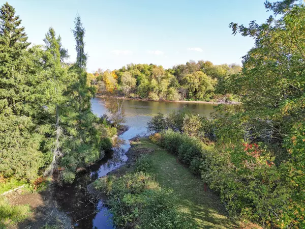 Huntsville, ON P1H 1M7,41 Hodges LN