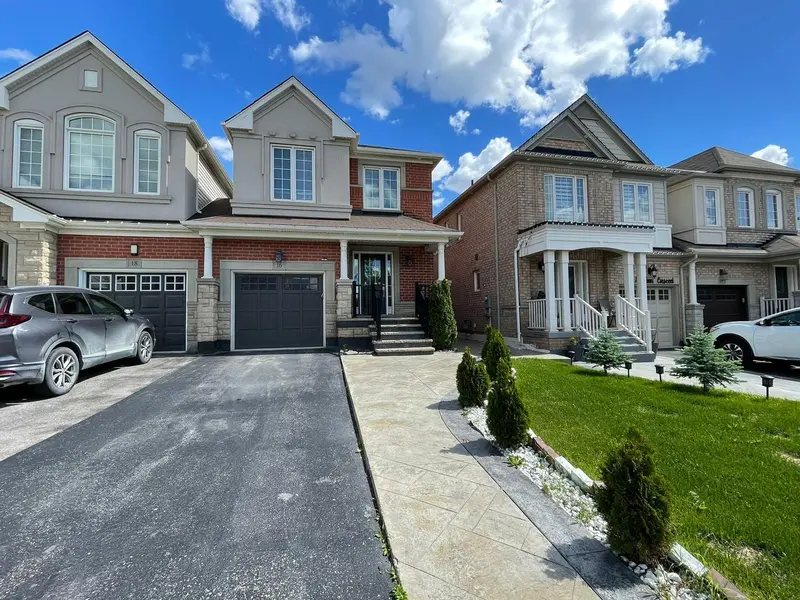 16 Napoleon CRES #( lower level ), Brampton, ON L6P 3K5