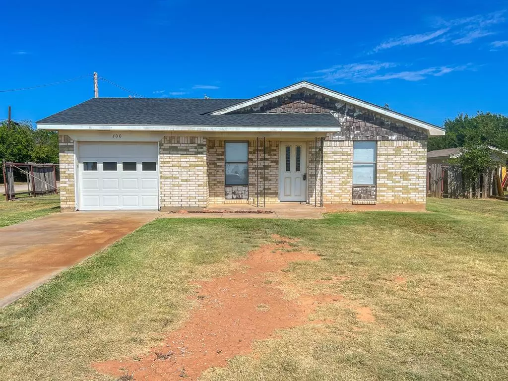 Archer City, TX 76351,400 S Poplar Street