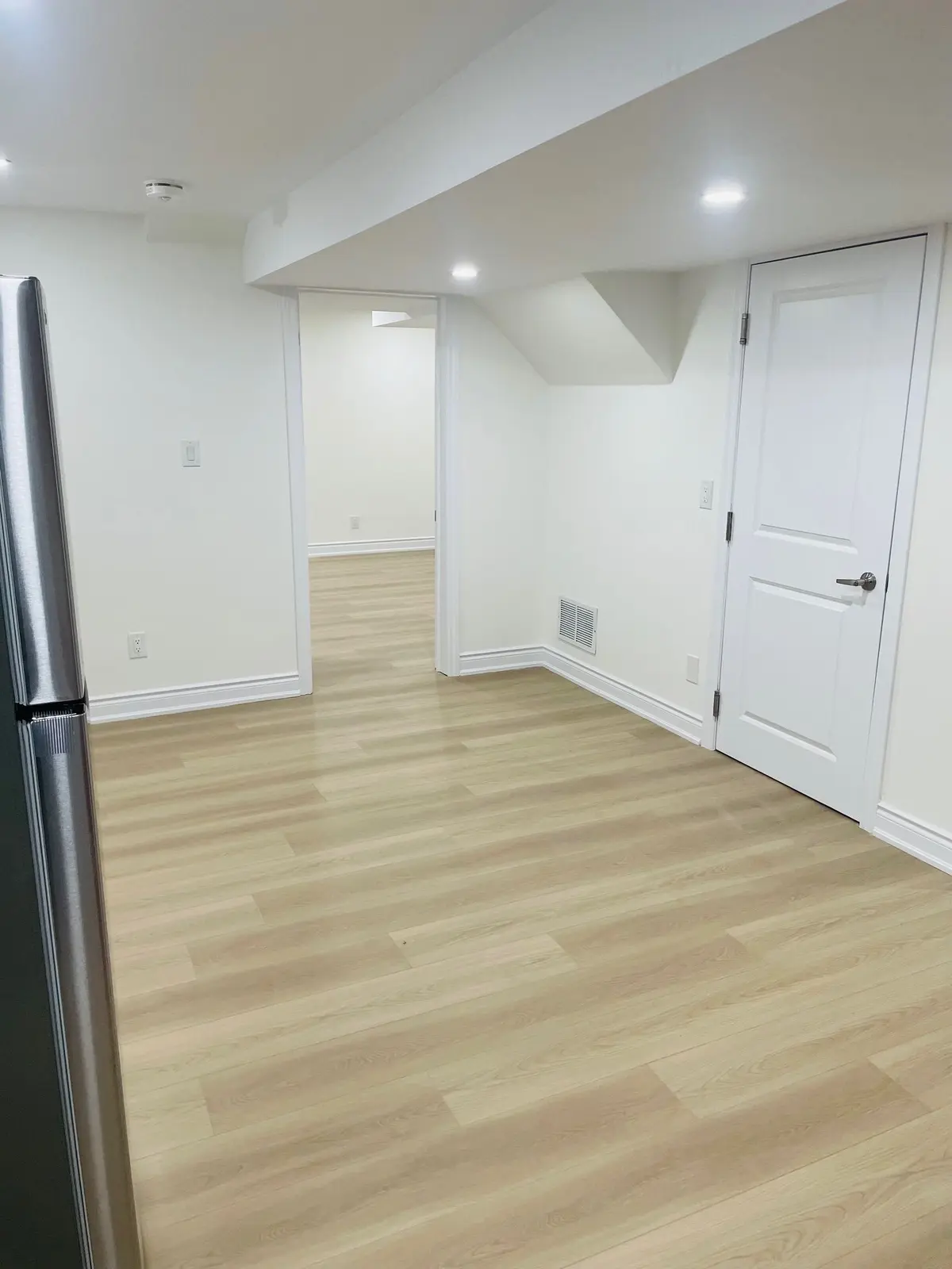 Oakville, ON L6M 4T9,1-2341 Canonridge CIR #Bsmt