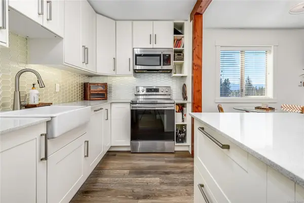 4685 Alderwood Pl #304, Courtenay, BC V9N 9A1