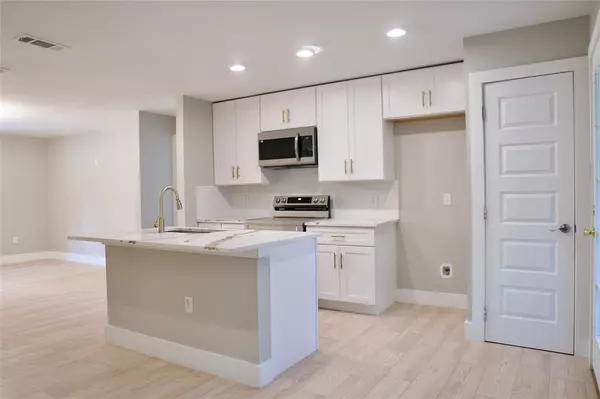 Dallas, TX 75216,2148 Kathleen Avenue