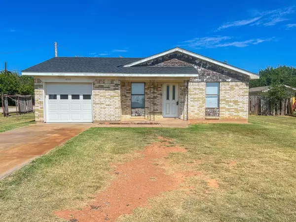 400 S Poplar Street, Archer City, TX 76351