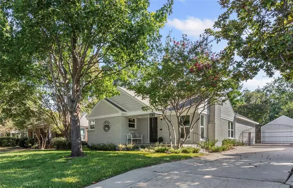 3529 Stadium Drive, Fort Worth, TX 76109