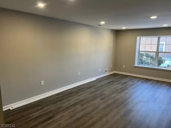 Franklin Twp., NJ 08873,23 Nottingham Way