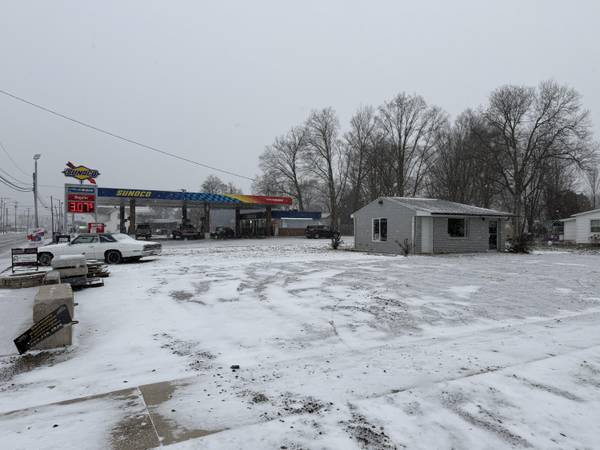 102 N Lincoln AVE, Three Rivers, MI 49093