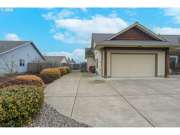 Aumsville, OR 97325,424 13TH ST