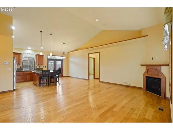 Aumsville, OR 97325,424 13TH ST