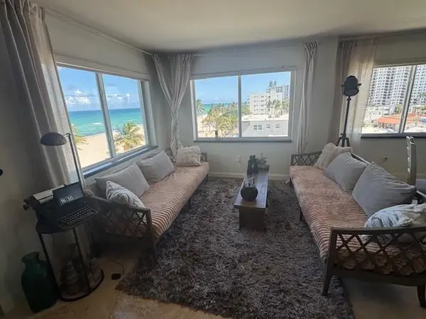 Hollywood, FL 33019,300 Oregon St #401