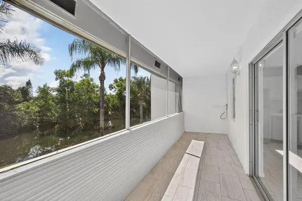 Royal Palm Beach, FL 33411,126 Sparrow Dr #10-B