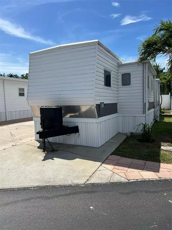 Okeechobee, FL 34974,7950 State Road 78 #152