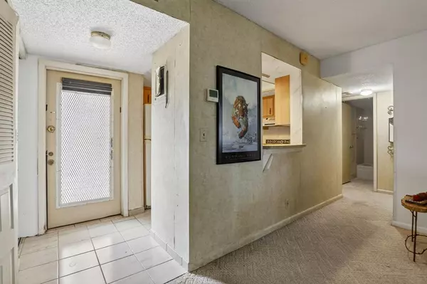 Margate, FL 33063,7360 NW 18th St #103