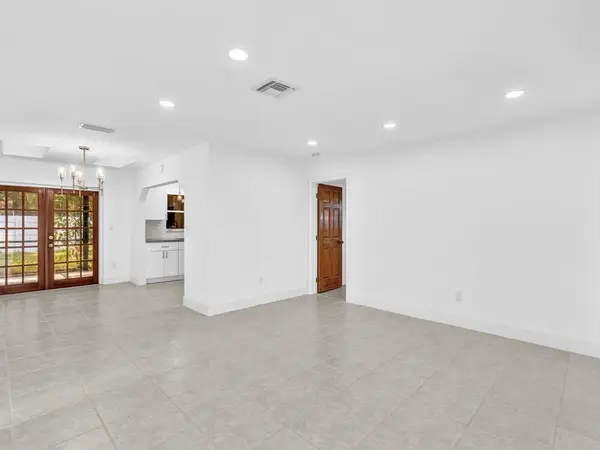 Fort Lauderdale, FL 33315,1700 SW 30th St