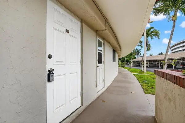Deerfield Beach, FL 33441,1319 E Hillsboro Blvd #110