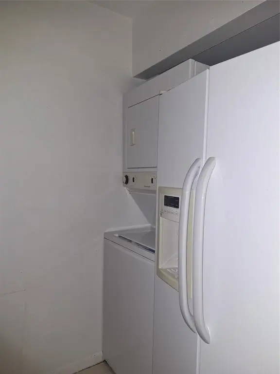 Sunrise, FL 33351,10037 Winding Lake Rd #102