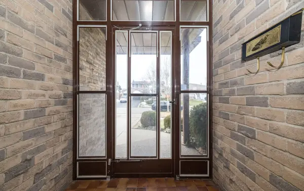 Milton, ON L9T 4E3,830 Syer DR