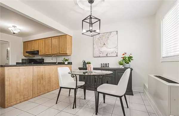 Burlington, ON L7M 3X5,3050 Pinemeadow DR #30