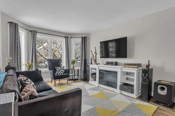 Tillsonburg, ON N4G 5S5,17 Dogwood DR