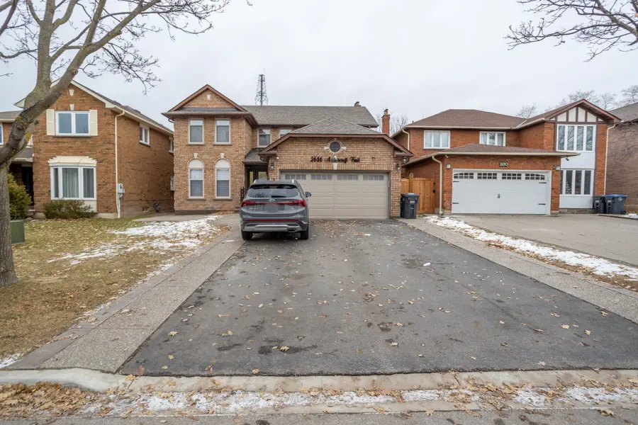 2686 Ambercroft TRL #Upper, Mississauga, ON L5M 4J9
