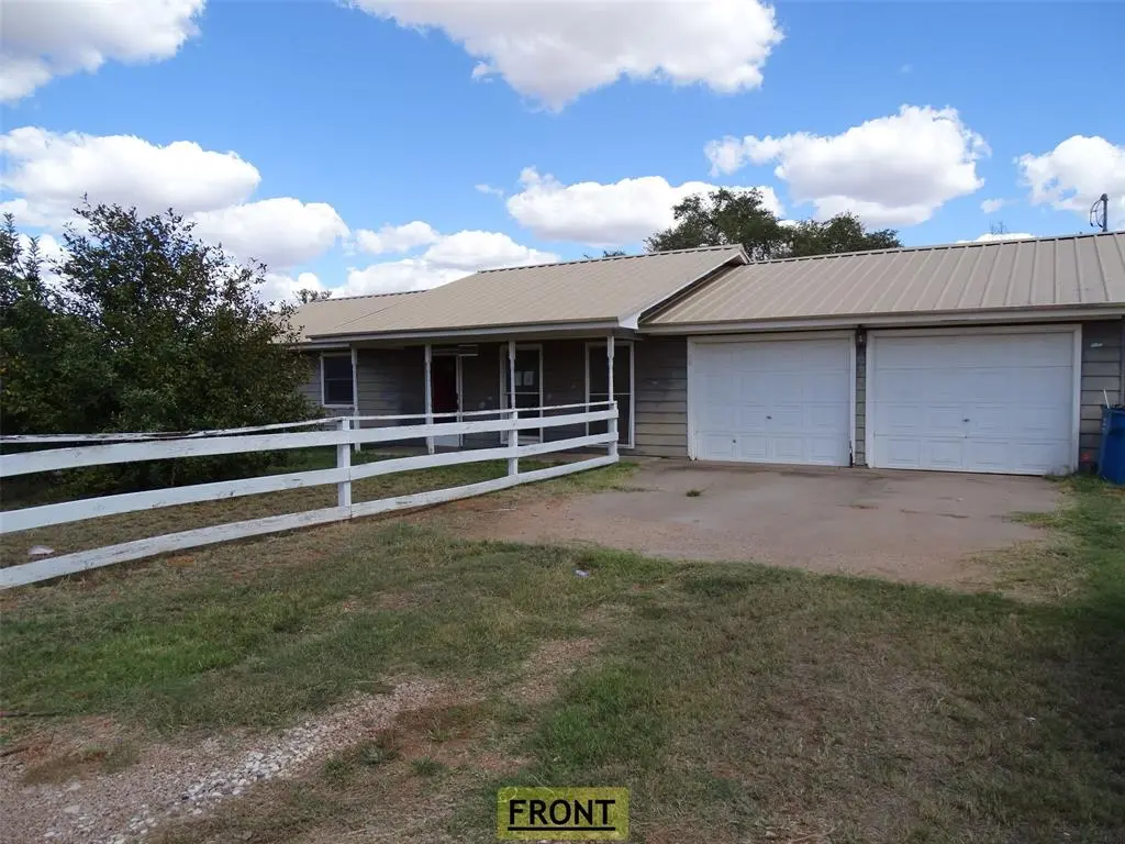 1208 Walnut Street, Sweetwater, TX 79556