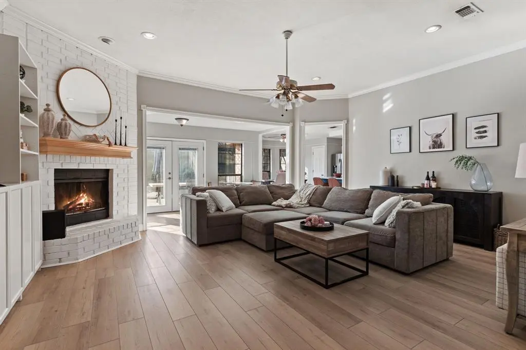 Burleson, TX 76028,1008 Oak Valley Road