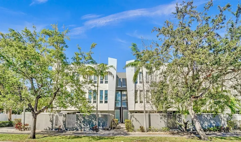 Fort Lauderdale, FL 33316,703 SE 16th Ct