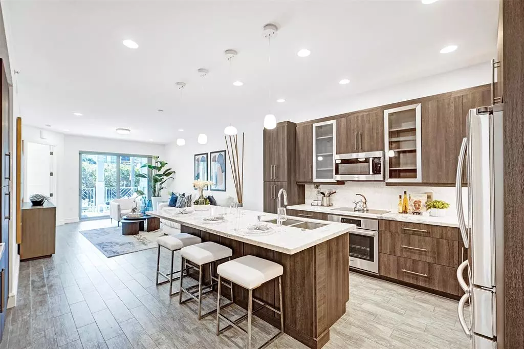 Lauderdale By The Sea, FL 33308,4511 El Mar Dr #203