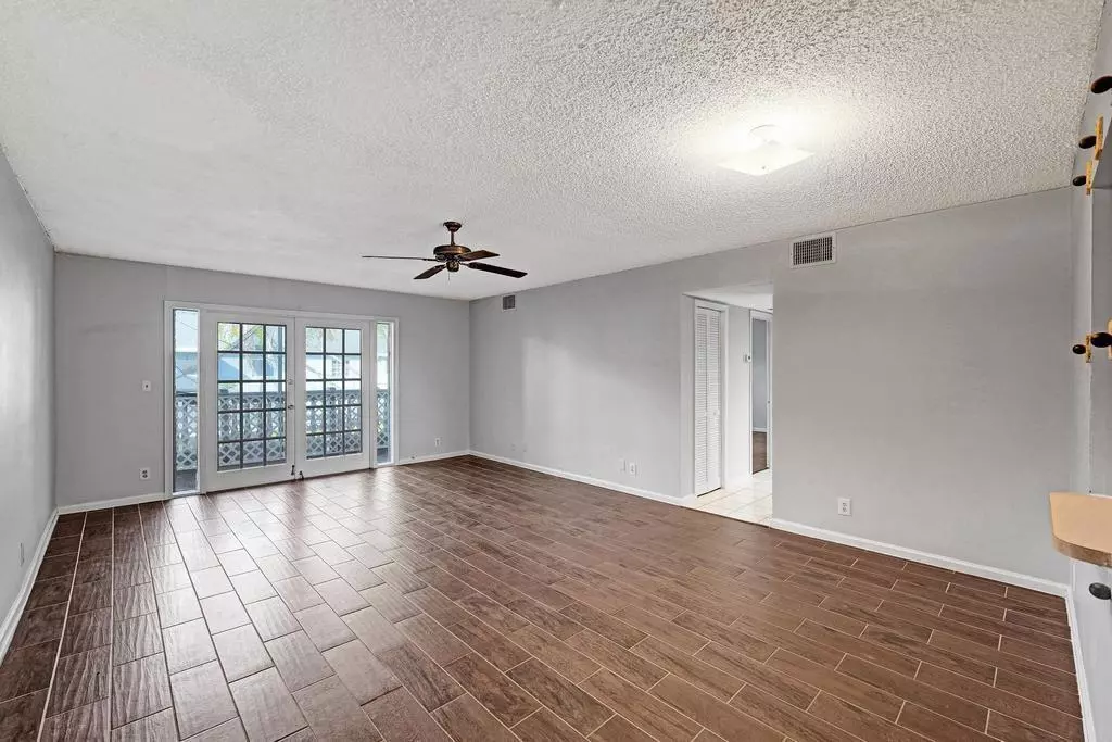 Hollywood, FL 33024,7552 Stirling Rd #213