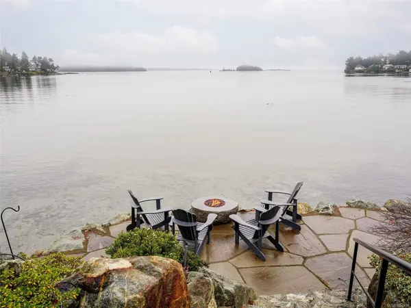 10303 Resthaven Dr, Sidney, BC V8L 3H2