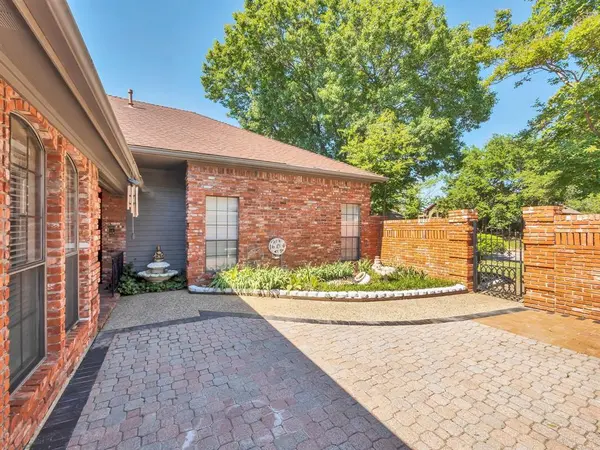 Dallas, TX 75243,10211 Shadow Way