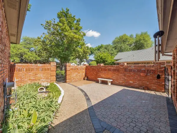 Dallas, TX 75243,10211 Shadow Way