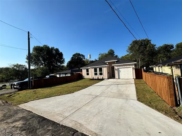 Dallas, TX 75216,4247 Gladewater Road